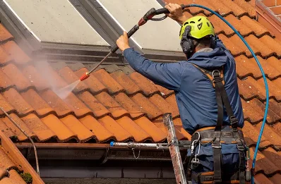 Démoussage et hydrofuge de toiture à Ravilloles